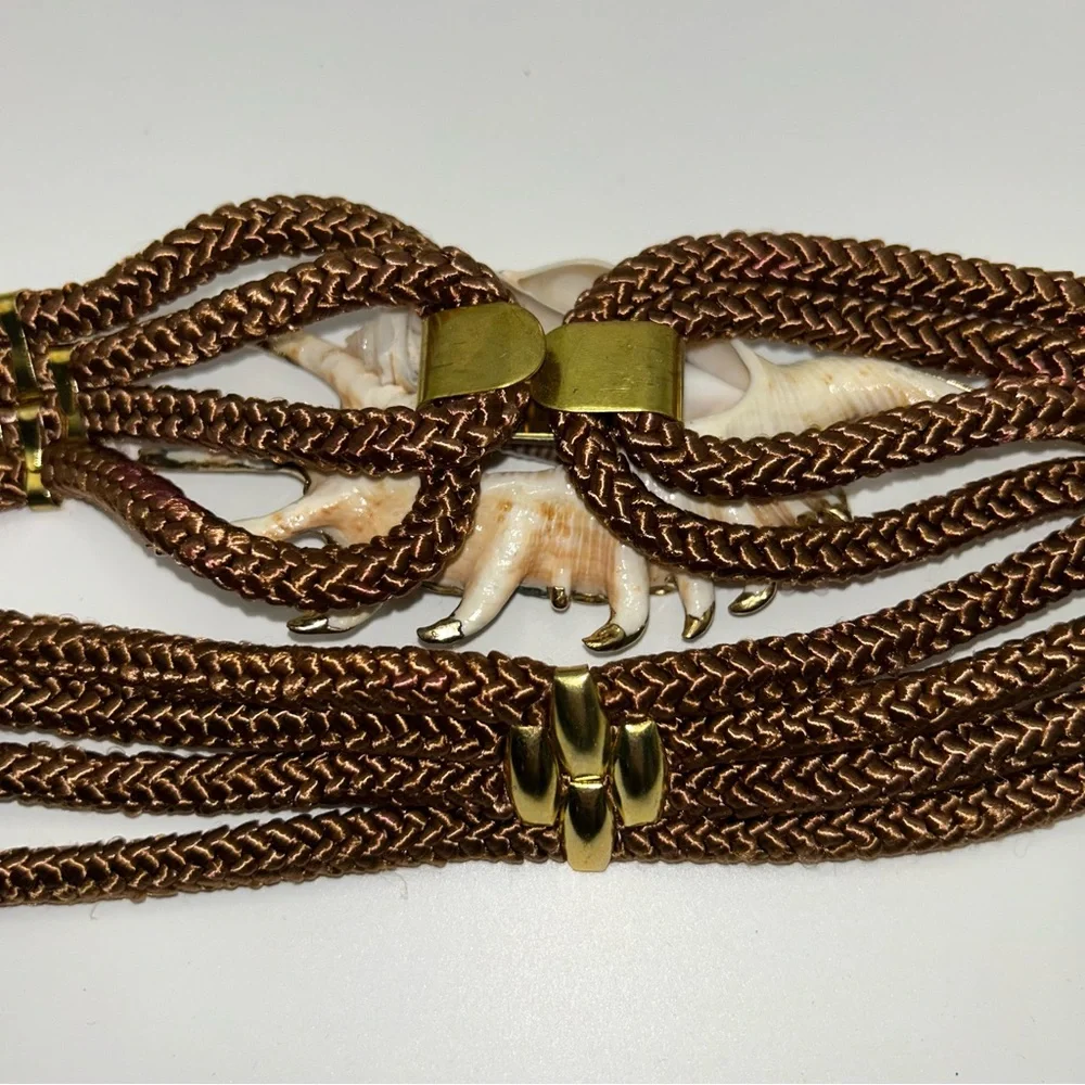 Vintage brown elastic rope belt with gold tone conch shell buckle - Picture 5 of 5